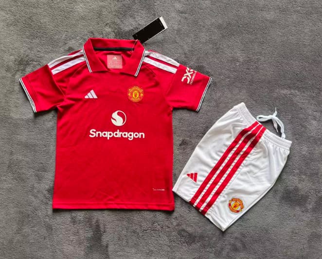 Manchester United 26/27 Kids Home Soccer Jersey And Shorts (Leaked)