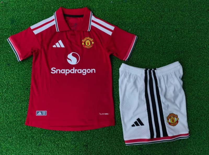 Manchester United 26/27 Kids Home Soccer Jersey And Shorts (Player)Leaked
