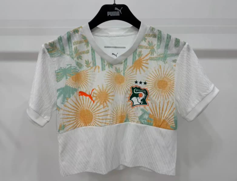 AAA(Thailand) Ivory 2026 Away Women Cropped Soccer Jersey