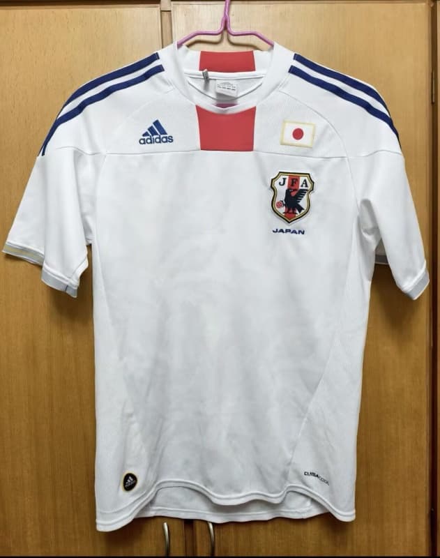AAA(Thailand) Japan 2010 Away Retro Soccer Jersey