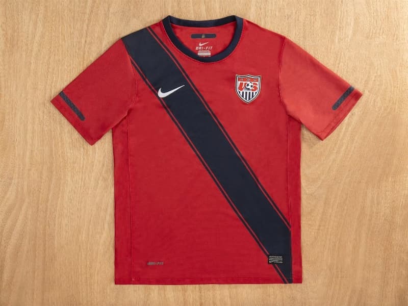 AAA(Thailand) USA 2011 Away Retro Soccer Jersey